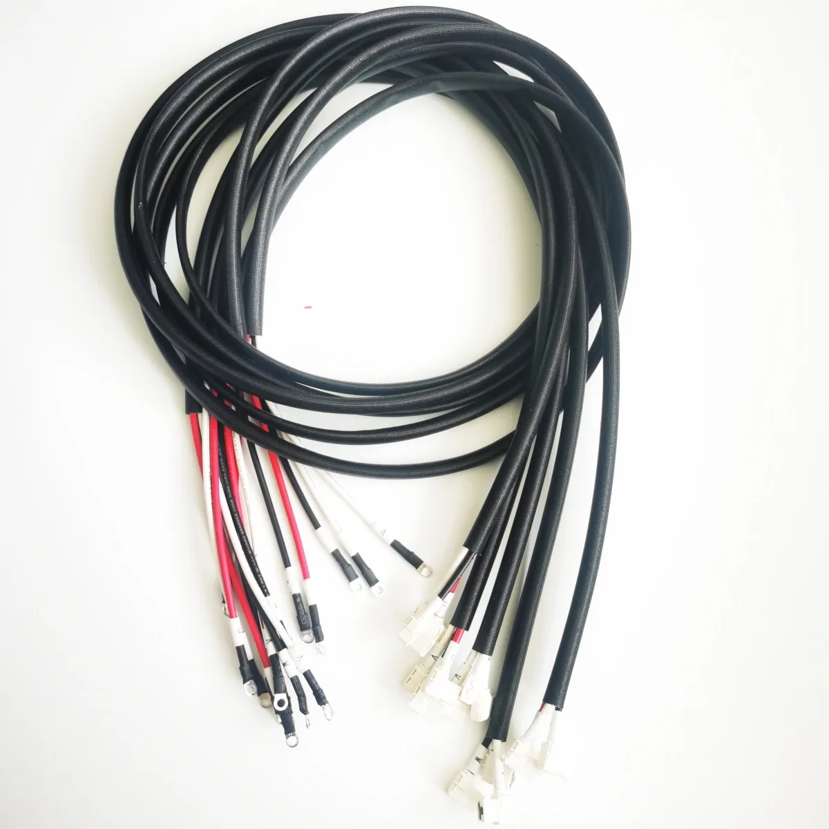 에어컨 압축기에 사용되는 전자 배선 하니스